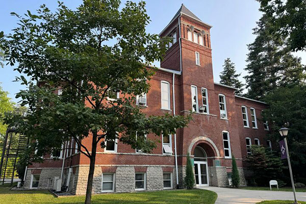 As the cornerstone was laid for Bluffton’s first building 125 years ago, President Noah C. Hirschy concluded his remarks with an idea that has proved as durable as the structure itself: “Let us expect great things.” 